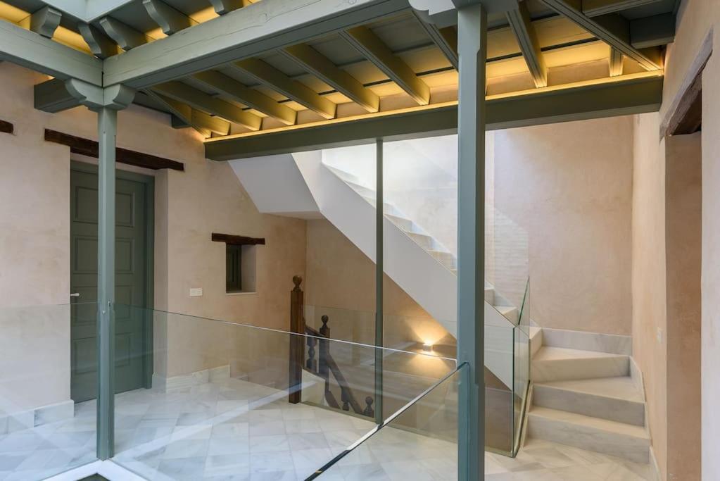 Luxury Palace Sevilla Bagian luar foto