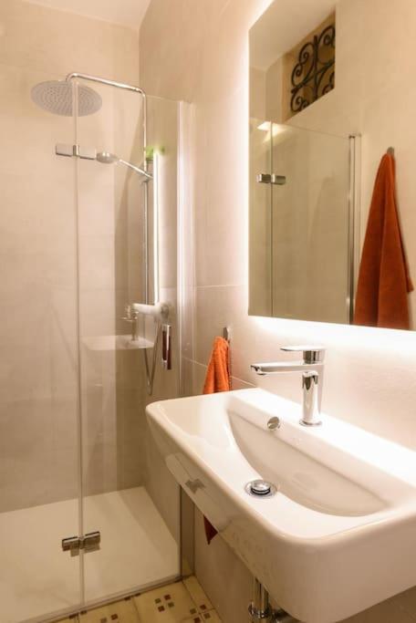 Luxury Palace Sevilla Bagian luar foto