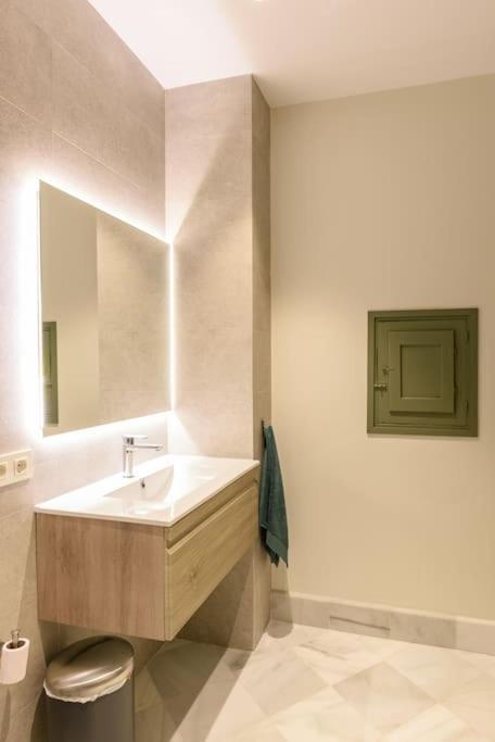 Luxury Palace Sevilla Bagian luar foto
