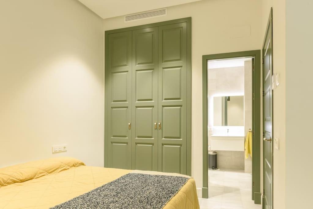 Luxury Palace Sevilla Bagian luar foto