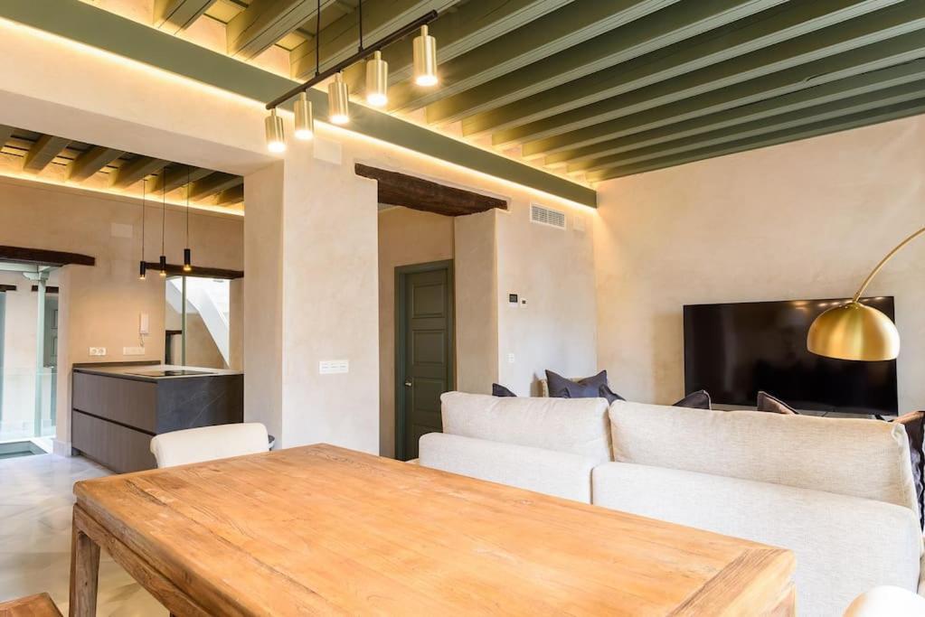 Luxury Palace Sevilla Bagian luar foto