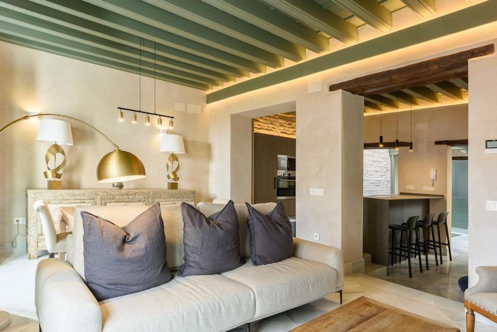 Luxury Palace Sevilla Bagian luar foto
